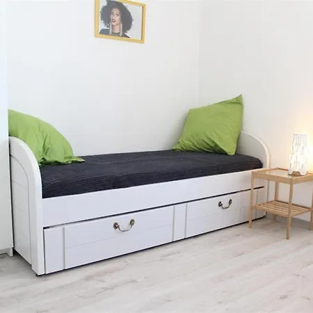 Apartment Neuf Avec Terrasse, Proche Vieux Port Et Gare, 3 Pieces, 6 Couchages - La Rochelle - Fr-1-246-111 *